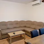 Apartmán Sunny With 3 Bedrooms