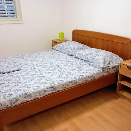 Sunny With 3 Bedrooms 아파트