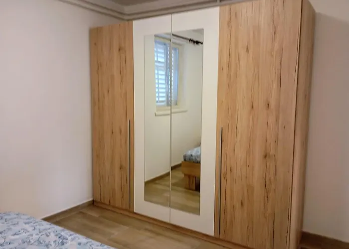 Sunny With 3 Bedrooms *