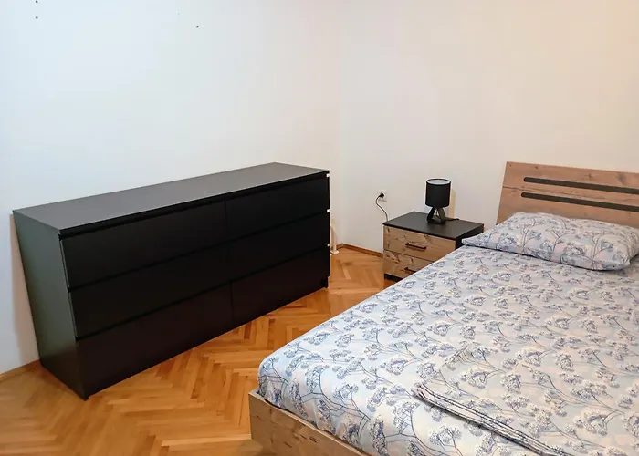 Sunny With 3 Bedrooms *