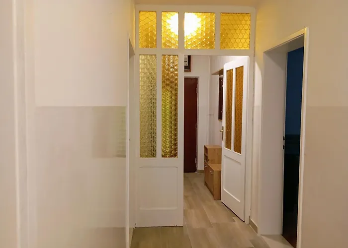 Sunny With 3 Bedrooms *