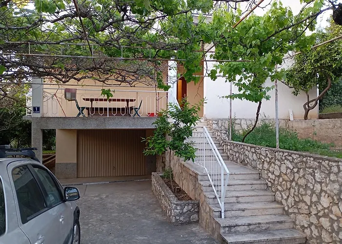 Sunny With 3 Bedrooms 아파트