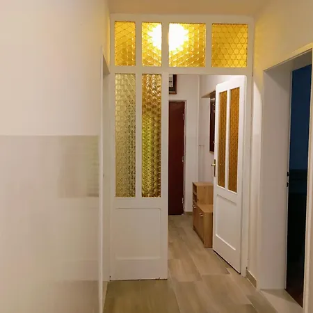 Sunny With 3 Bedrooms *