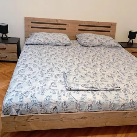 Sunny With 3 Bedrooms *